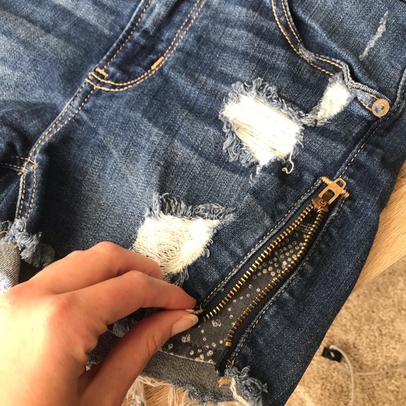 American Eagle Hi-Rise Shortie Zipper Jean Shorts - Picture 3 of 6